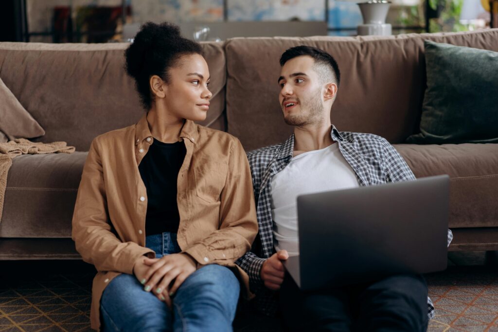 couple choosing therapist